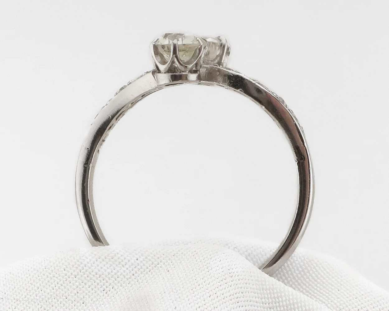 1930s Openwork Diamond Ring - Image 3