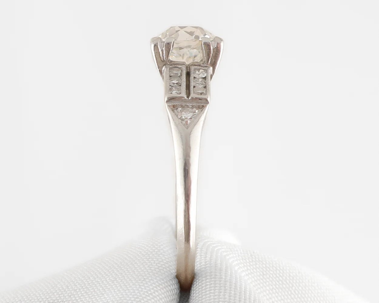 1930s Platinum Diamond Ring - Image 3