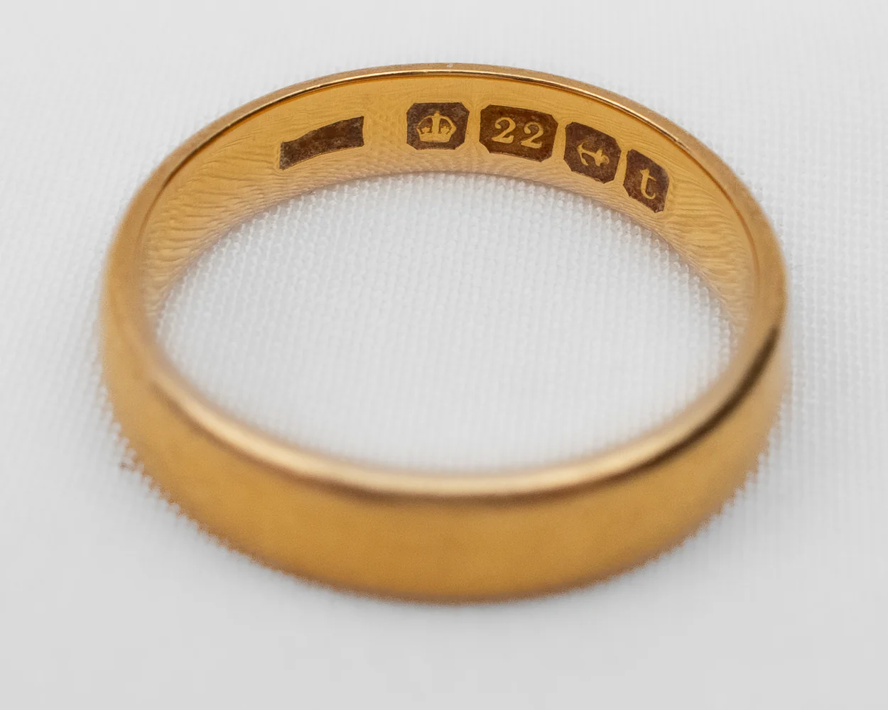 Edwardian 22KT Gold Band - Image 4