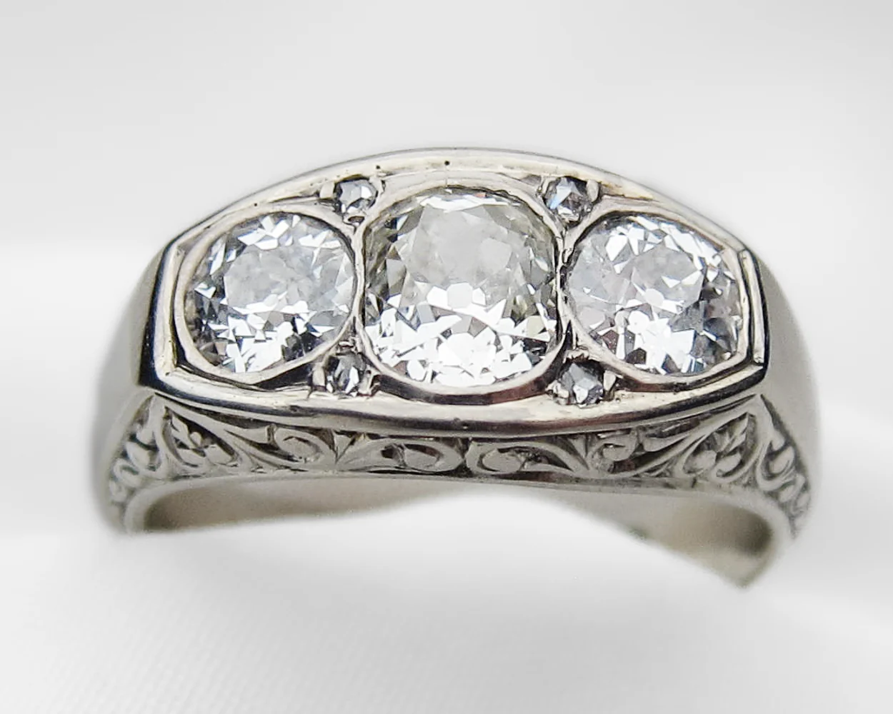 Art Deco 3-Stone Diamond Ring