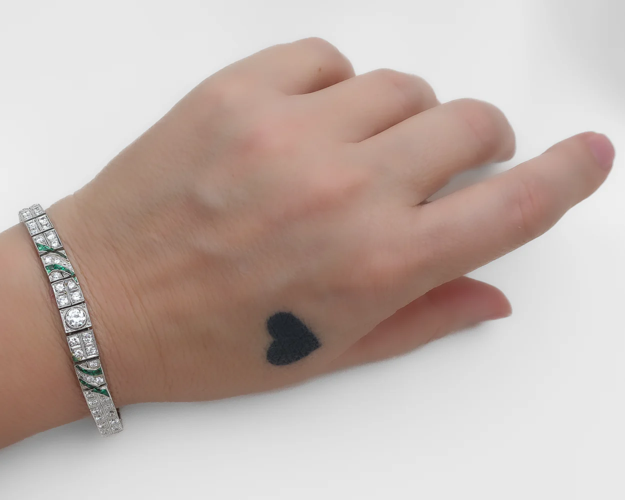 Art Deco Diamond and Emerald Line Bracelet - Image 4