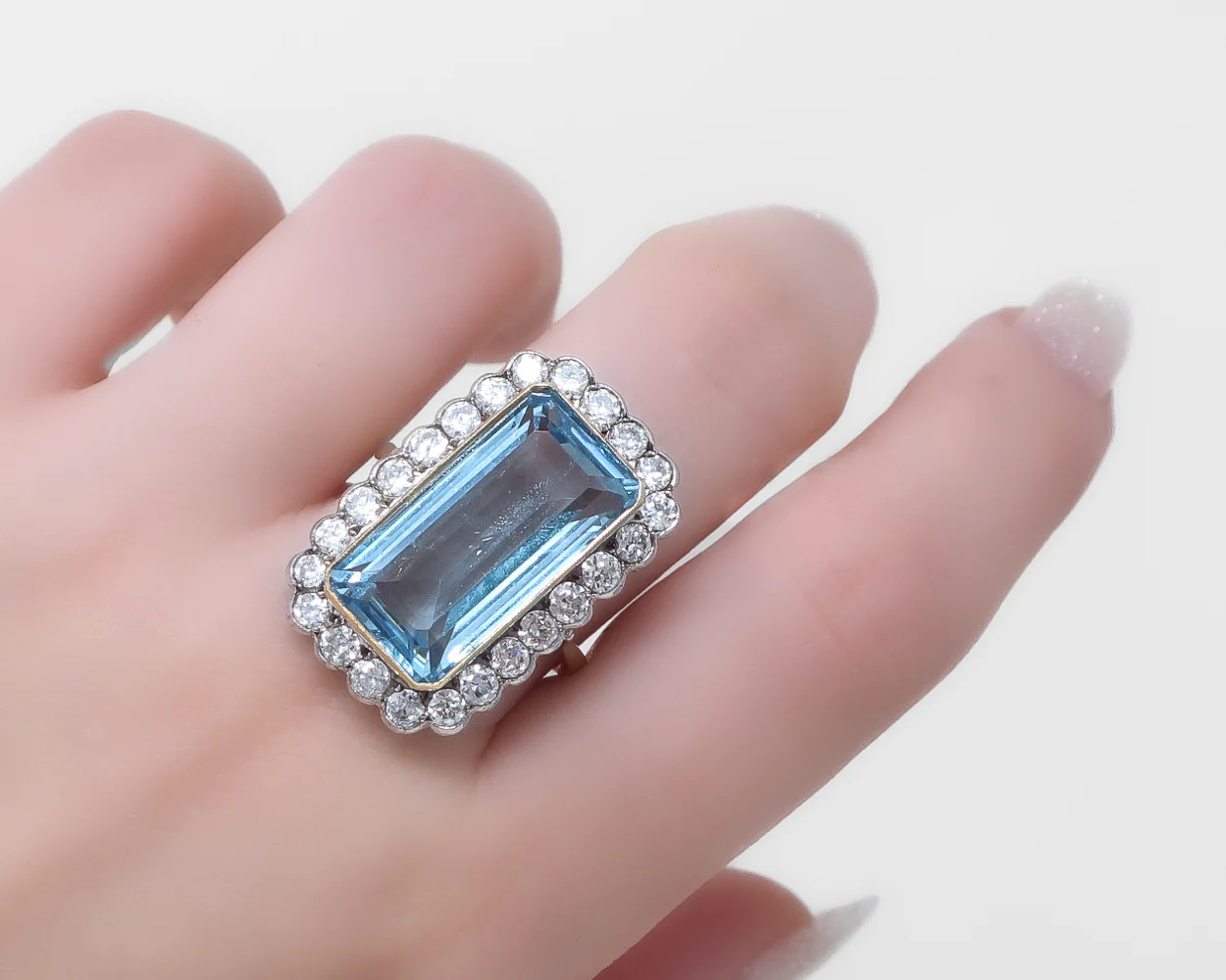 Art Deco Aquamarine & Diamond Halo Ring - Image 5