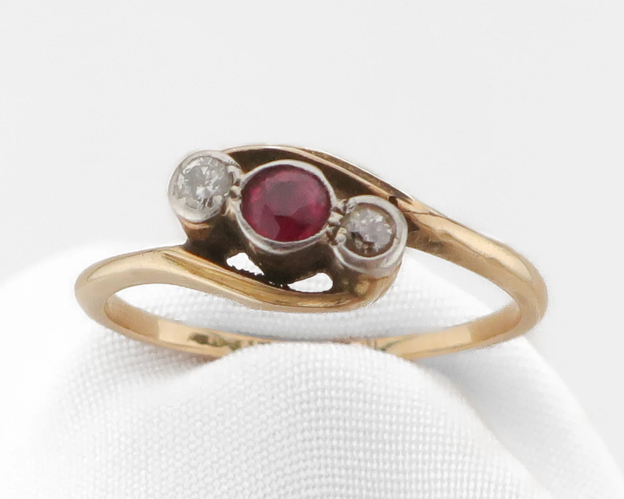 Art Deco Ruby & Diamond Ring