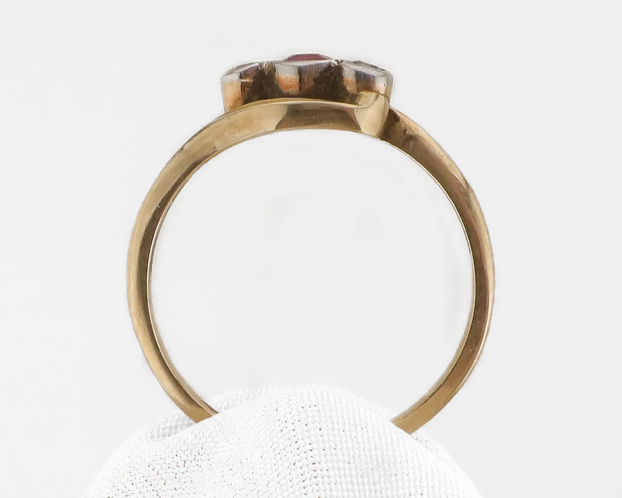 Art Deco Ruby & Diamond Ring - Image 3