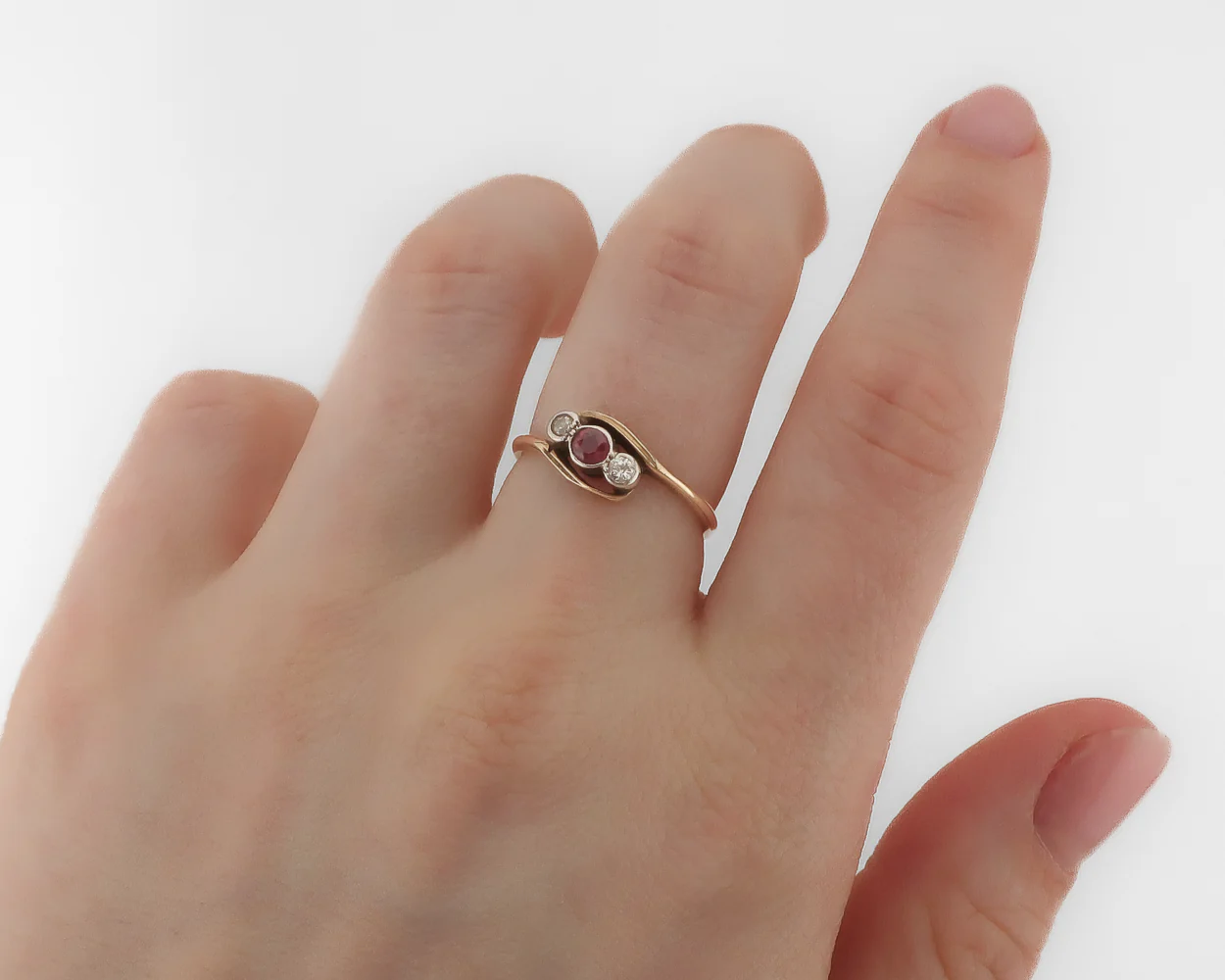 Art Deco Ruby & Diamond Ring - Image 4