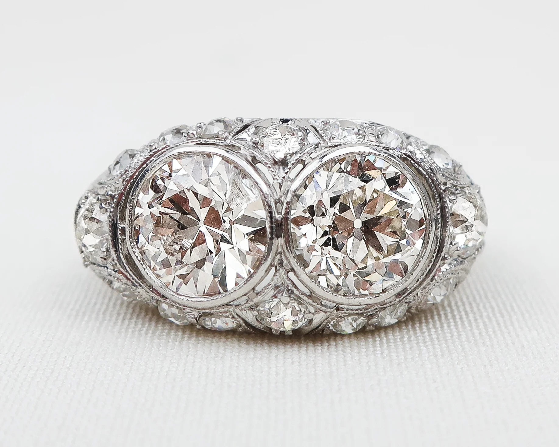Art Deco Double-Diamond Filigree Ring - Image 6