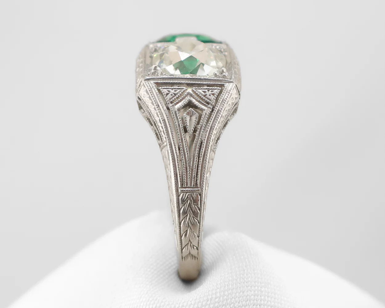 Art Deco Emerald & Diamond Three-Stone Ring - Image 4