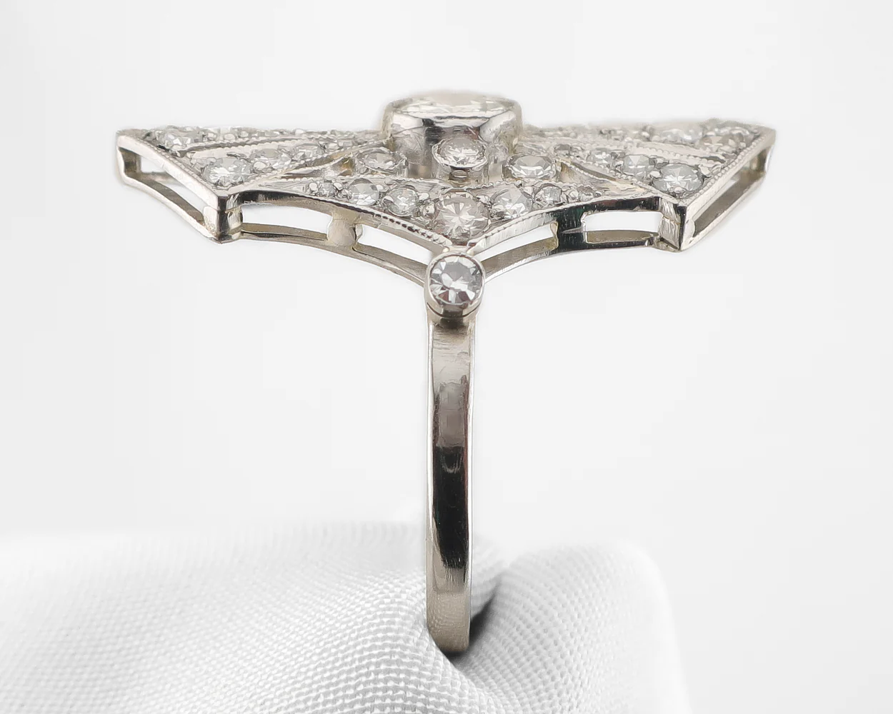 Art Deco North-South Diamond Dinner Ring - Image 2