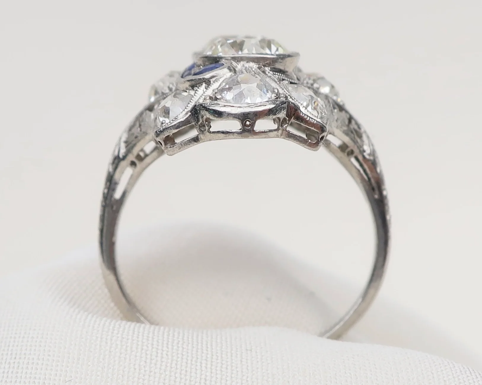 Art Deco North-South Diamond & Sapphire Cocktail Ring - Image 4
