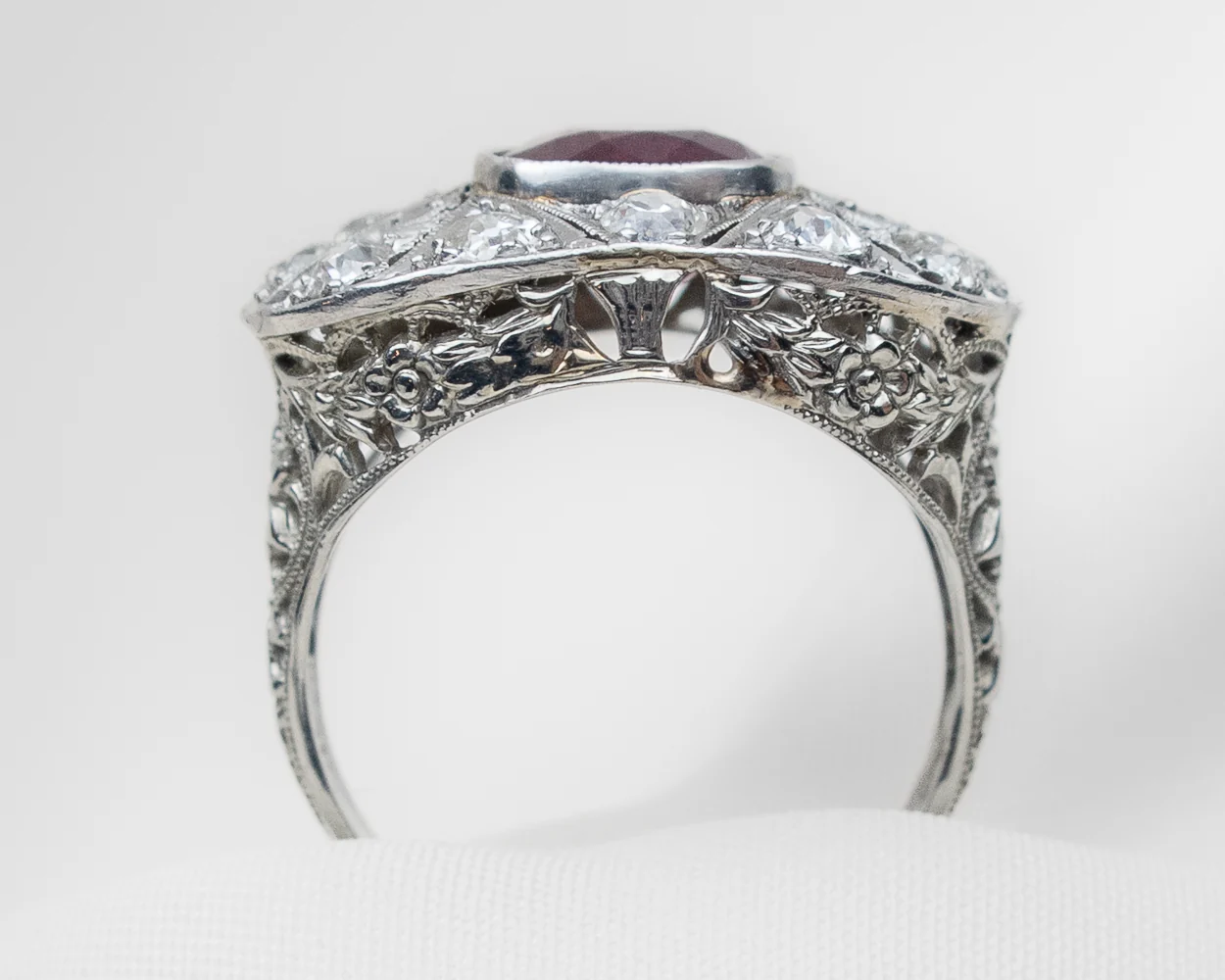 Art Deco Ruby & Diamond Halo Ring - Image 3