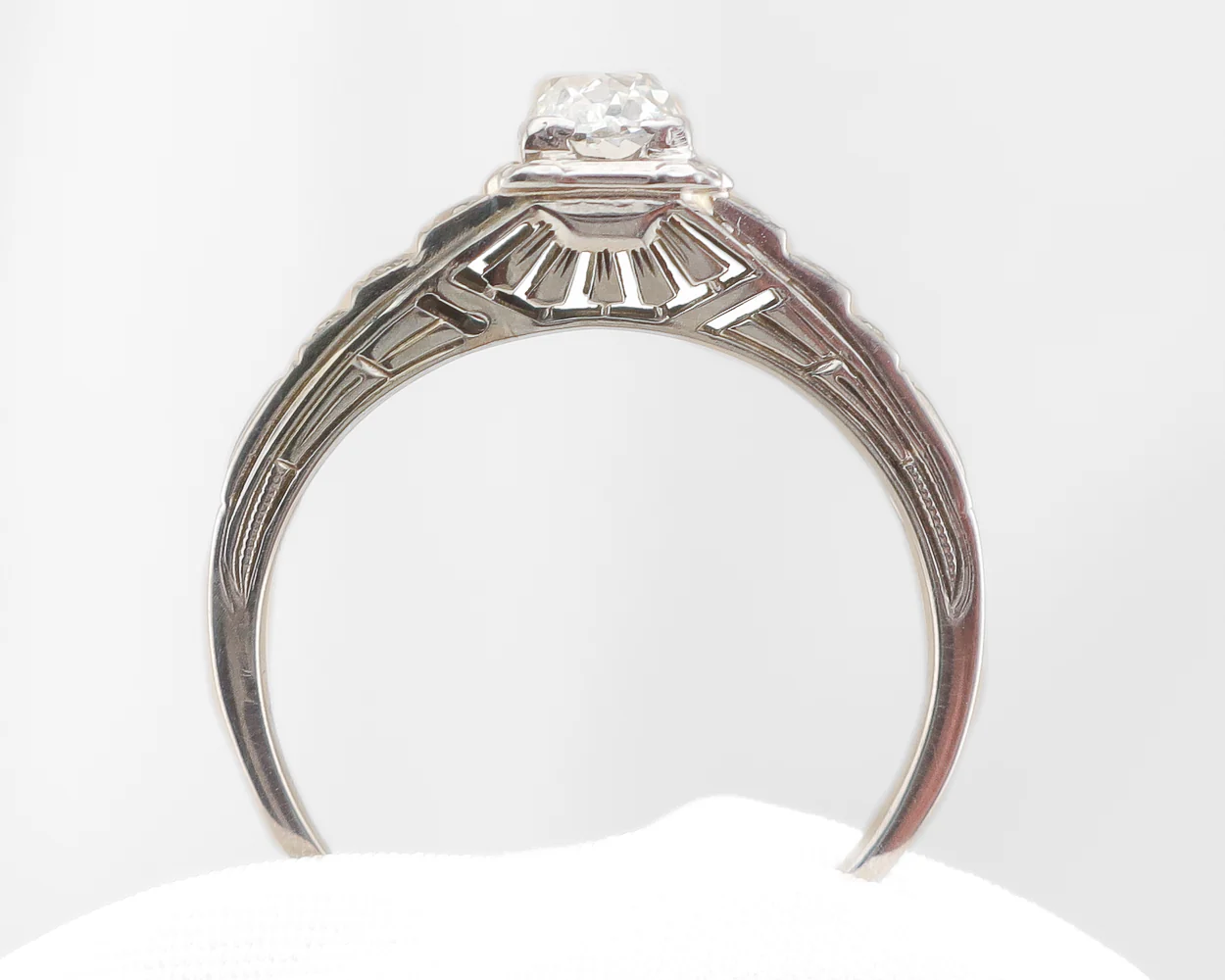 Art Deco Mine-Cut Diamond Ring - Image 3