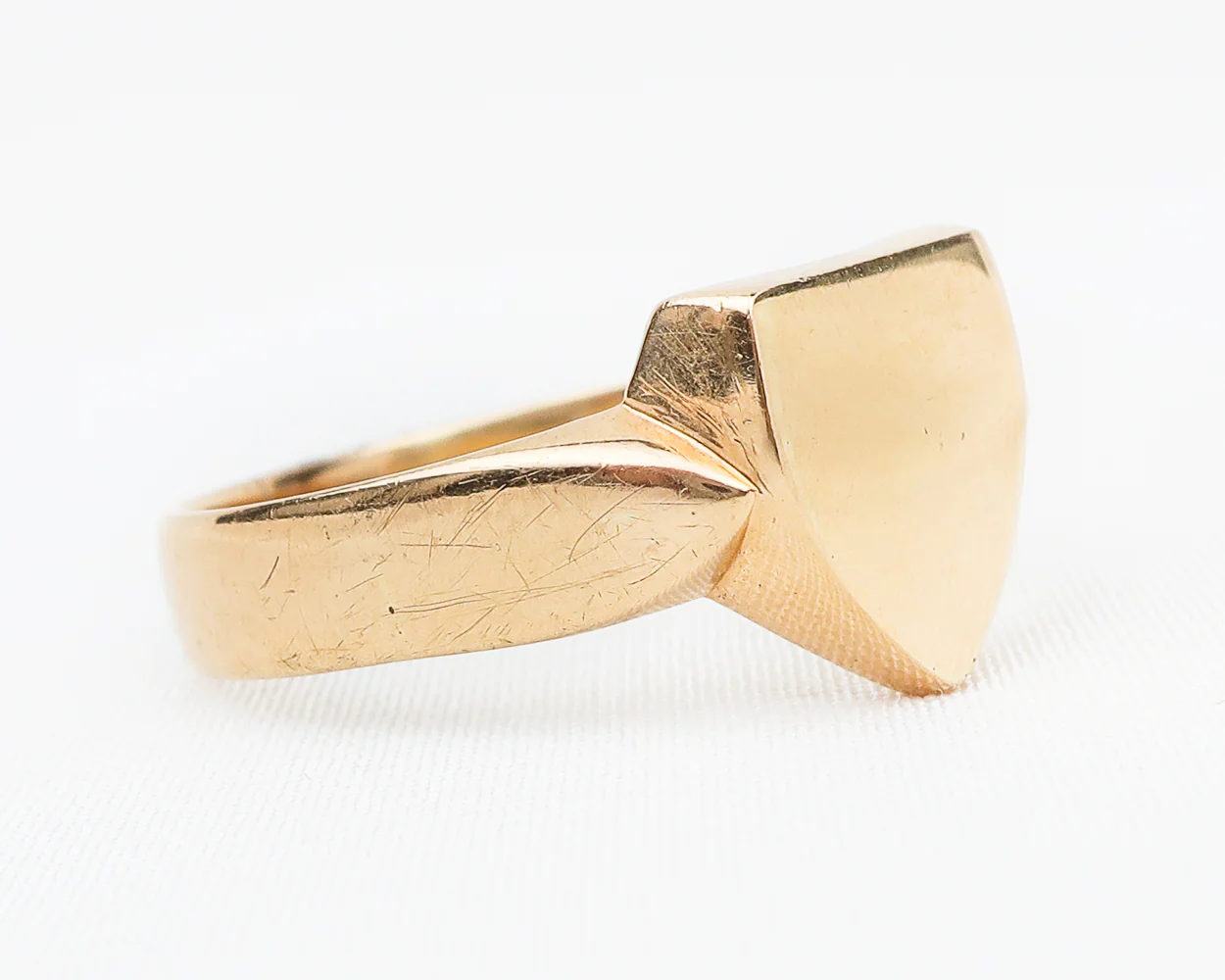 Victorian Birmingham Shield-Shaped Signet Ring - Image 3