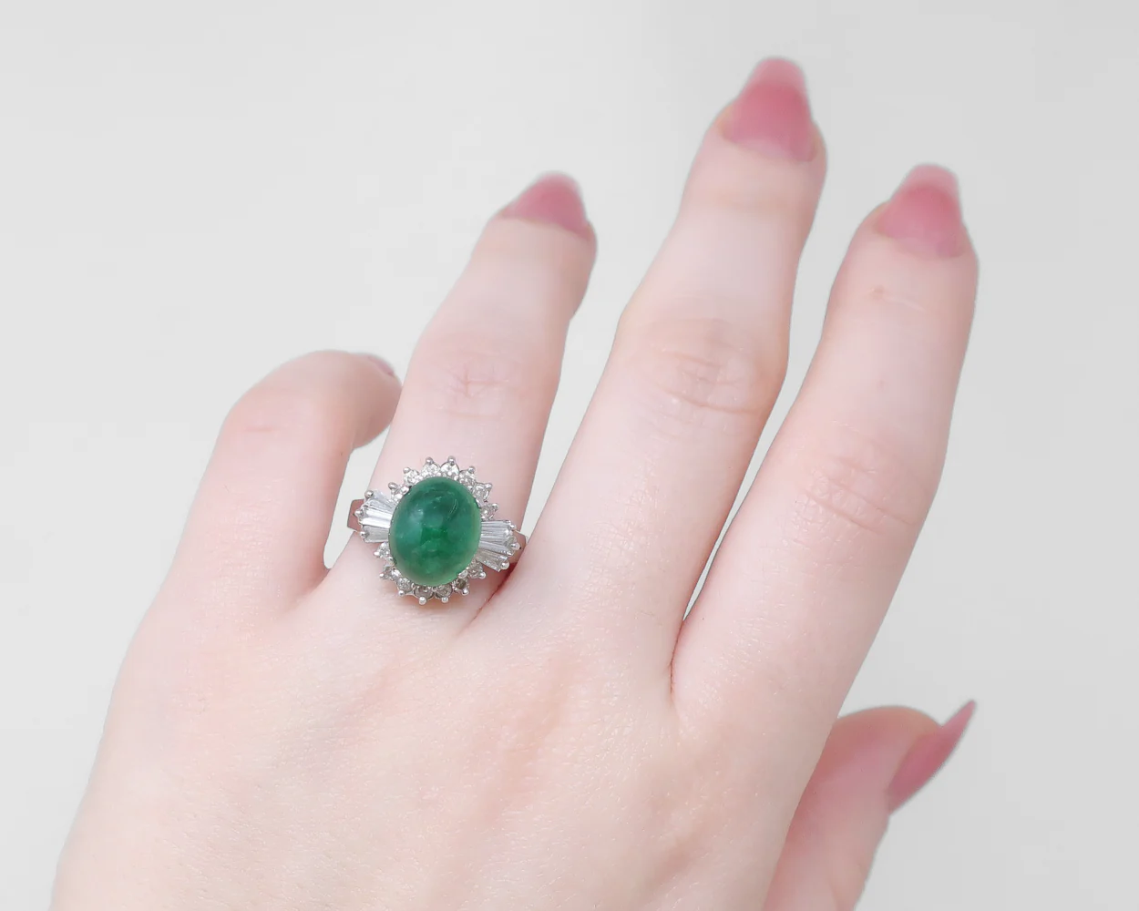 Midcentury Emerald Cabochon Ring with Diamonds - Image 5