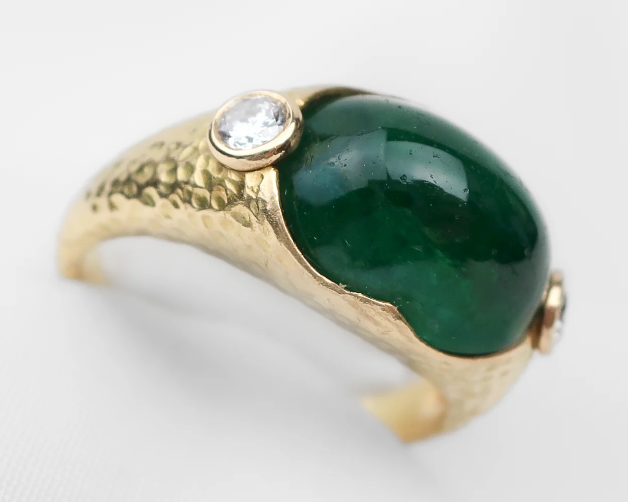 Late-Midcentury French Emerald & Diamond Ring - Image 3