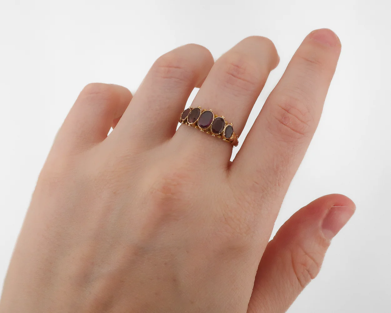Georgian 5-Garnet Ring - Image 4