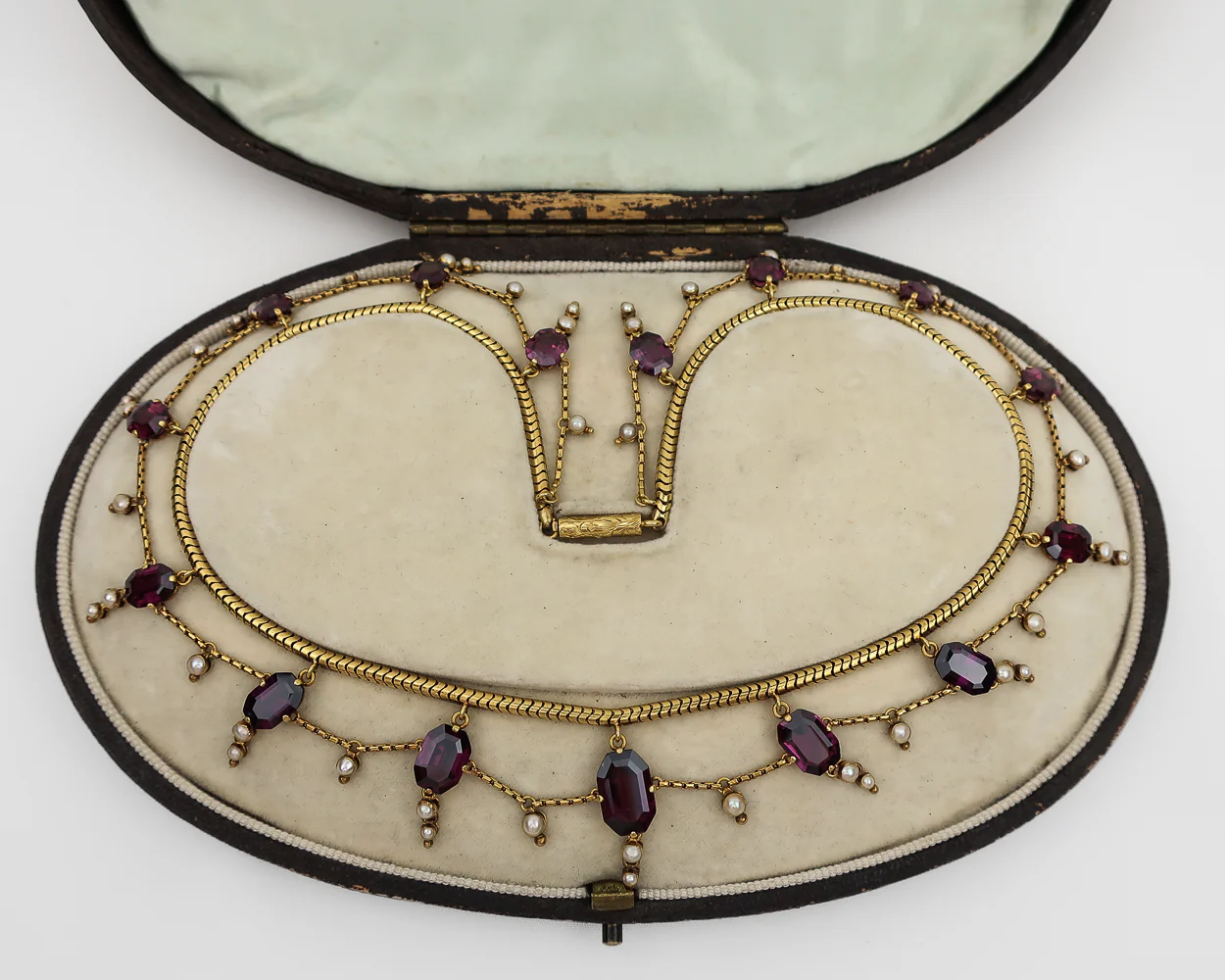 Victorian Grand Period Garnet Necklace