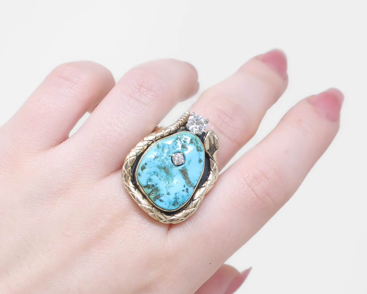 Late-Midcentury Turquoise Ring with Diamonds - Image 4