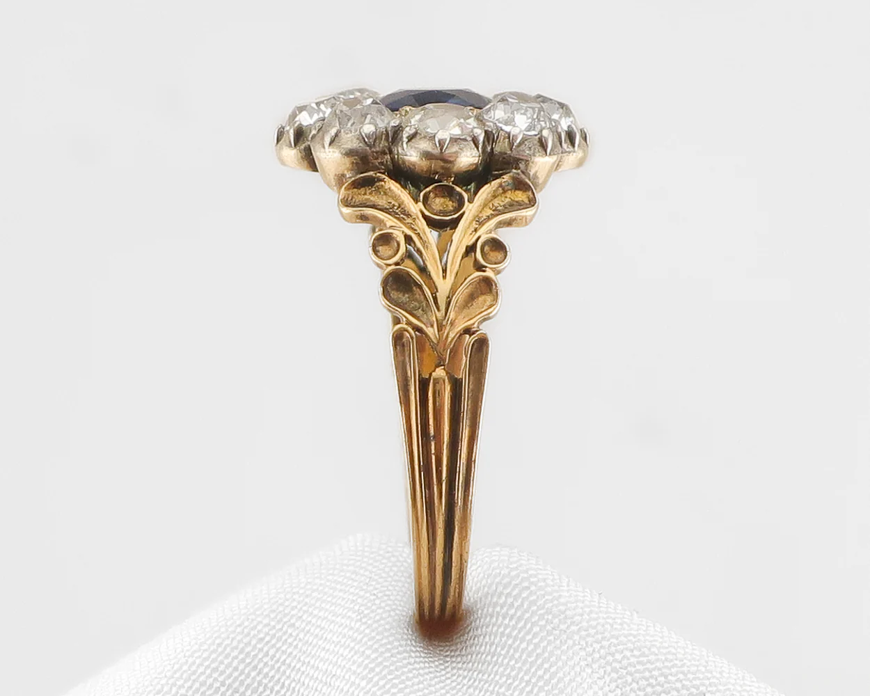 Mid-Victorian Sapphire & Diamond Ring - Image 3