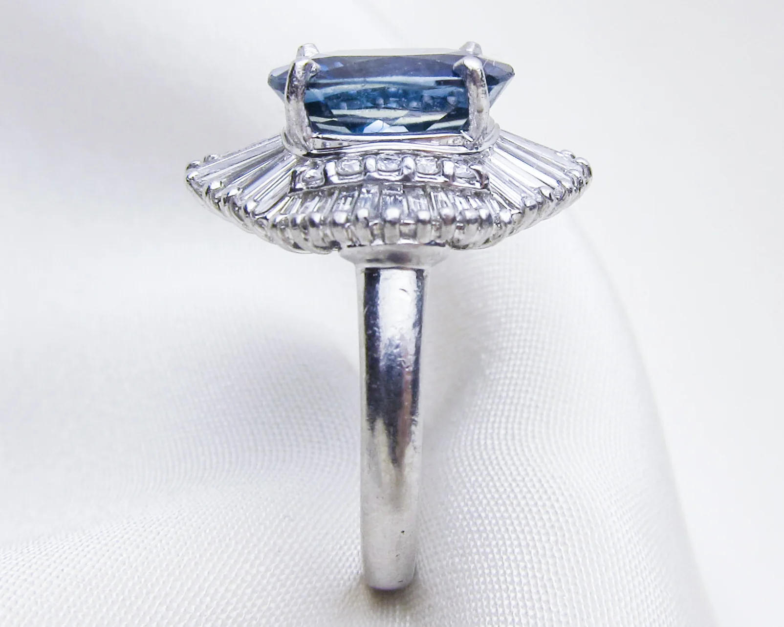 Midcentury 5.85-Carat Sapphire Ballerina Skirt Ring - Image 5
