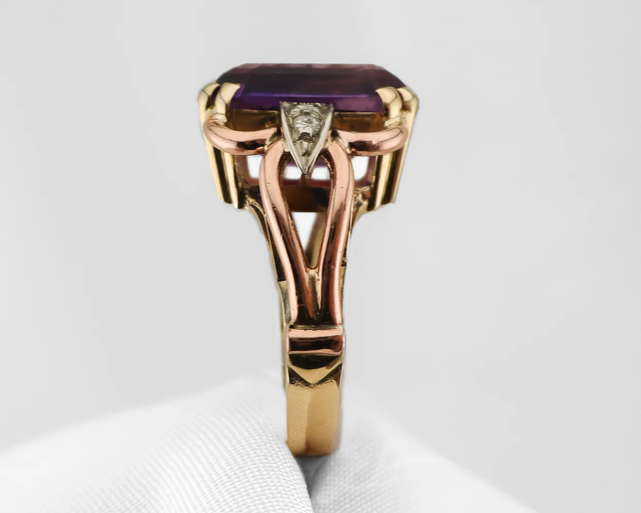 Retro-Era Amethyst & Diamond Ring - Image 3