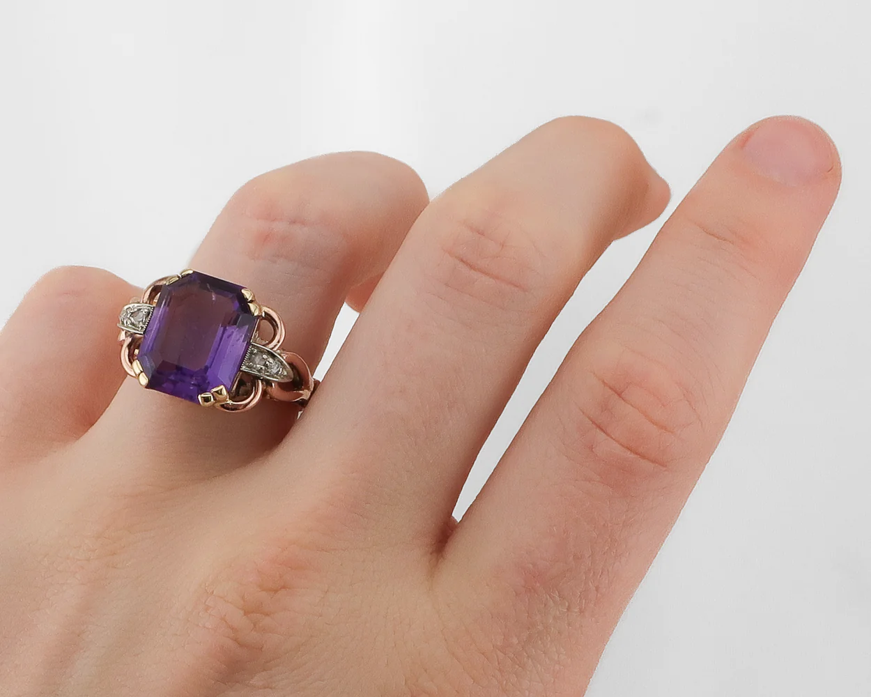 Retro-Era Amethyst & Diamond Ring - Image 4