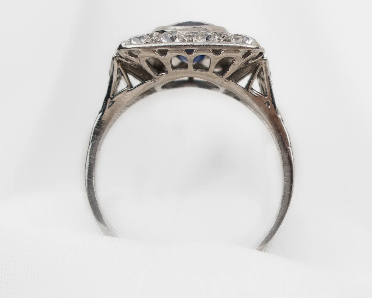 Art Deco Square Sapphire & Diamond Ring - Image 4