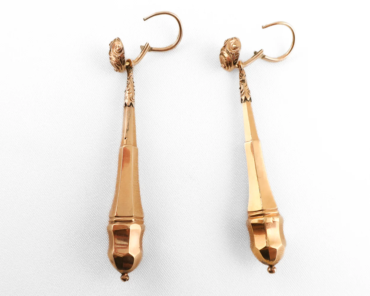 Victorian Long Gold Dangle Earrings - Image 3