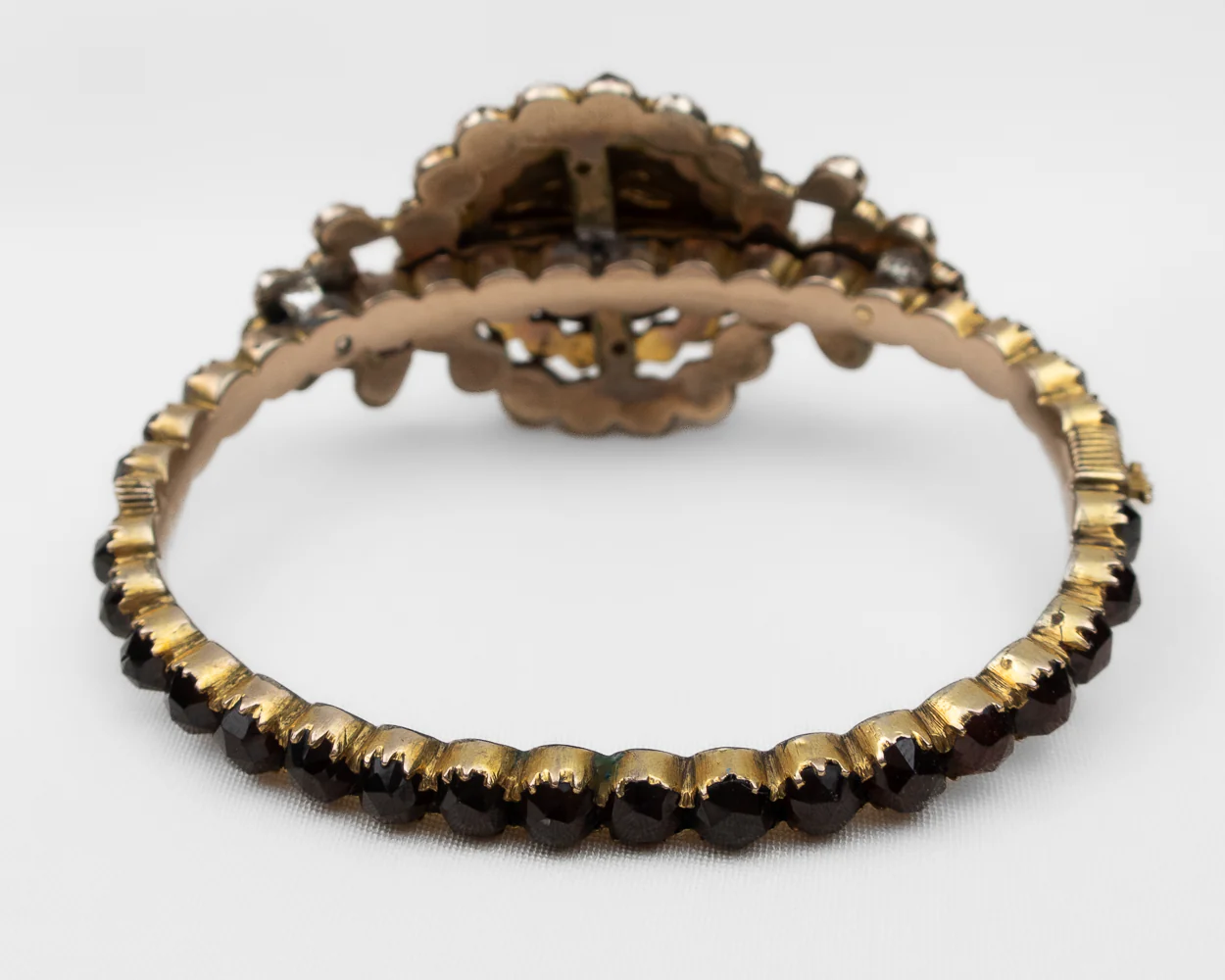 Victorian Cabochon Garnet Bracelet - Image 4