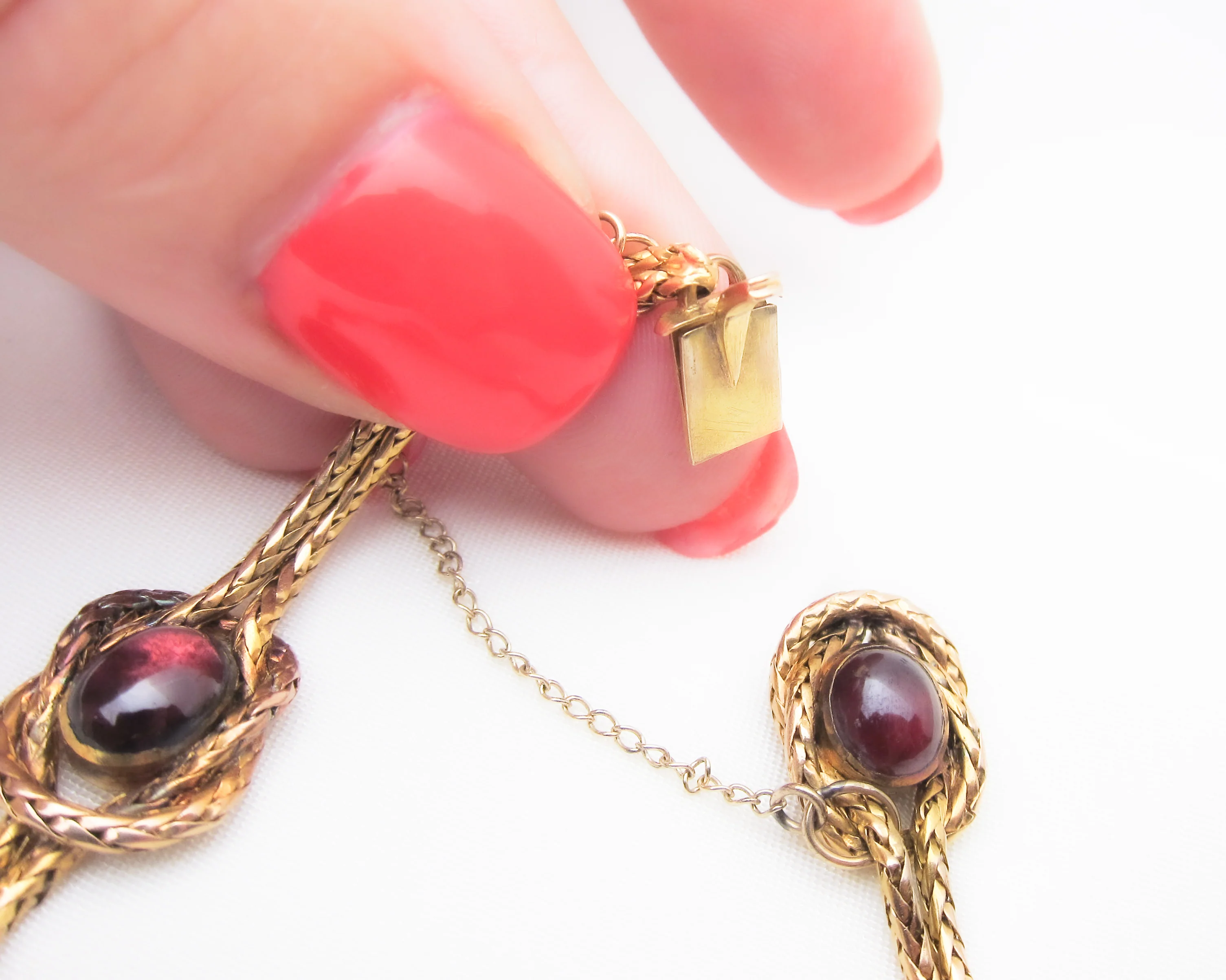 Victorian Cabochon Garnet Bracelet with Heart Charm - Image 3