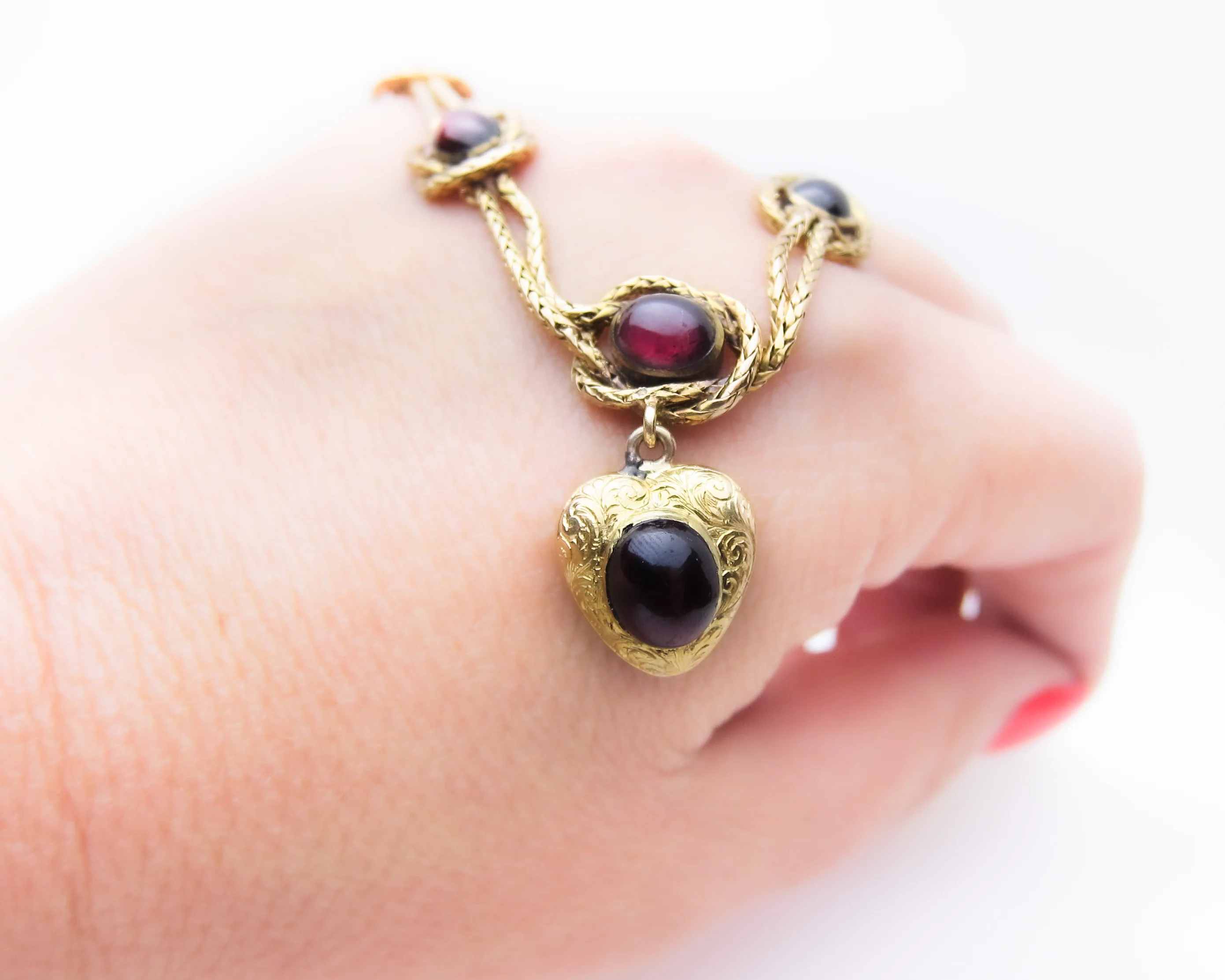 Victorian Cabochon Garnet Bracelet with Heart Charm - Image 4