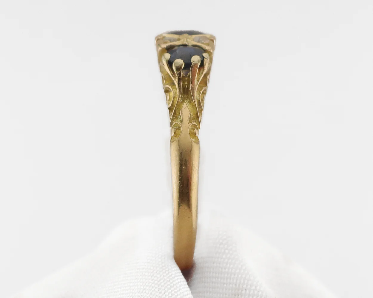 Victorian Sapphire & Diamond Ring - Image 2