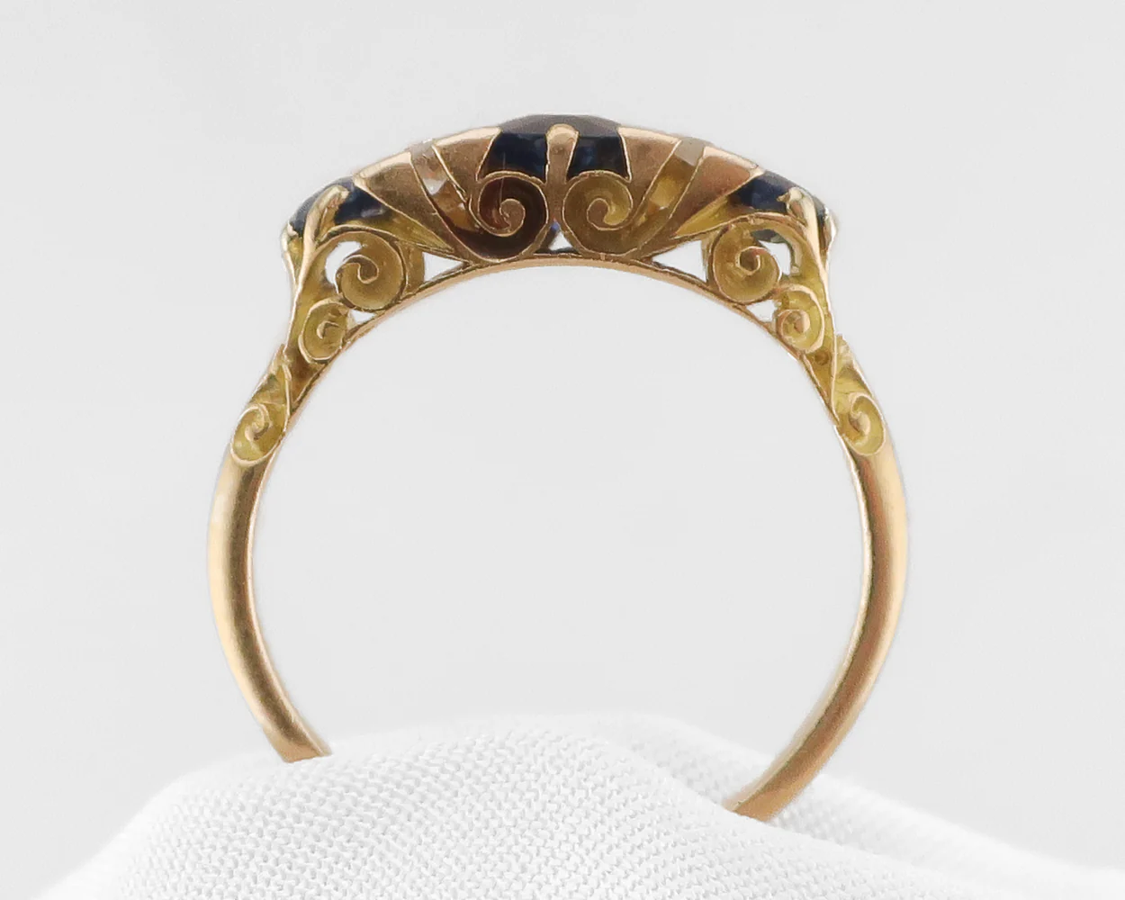 Victorian Sapphire & Diamond Ring - Image 3