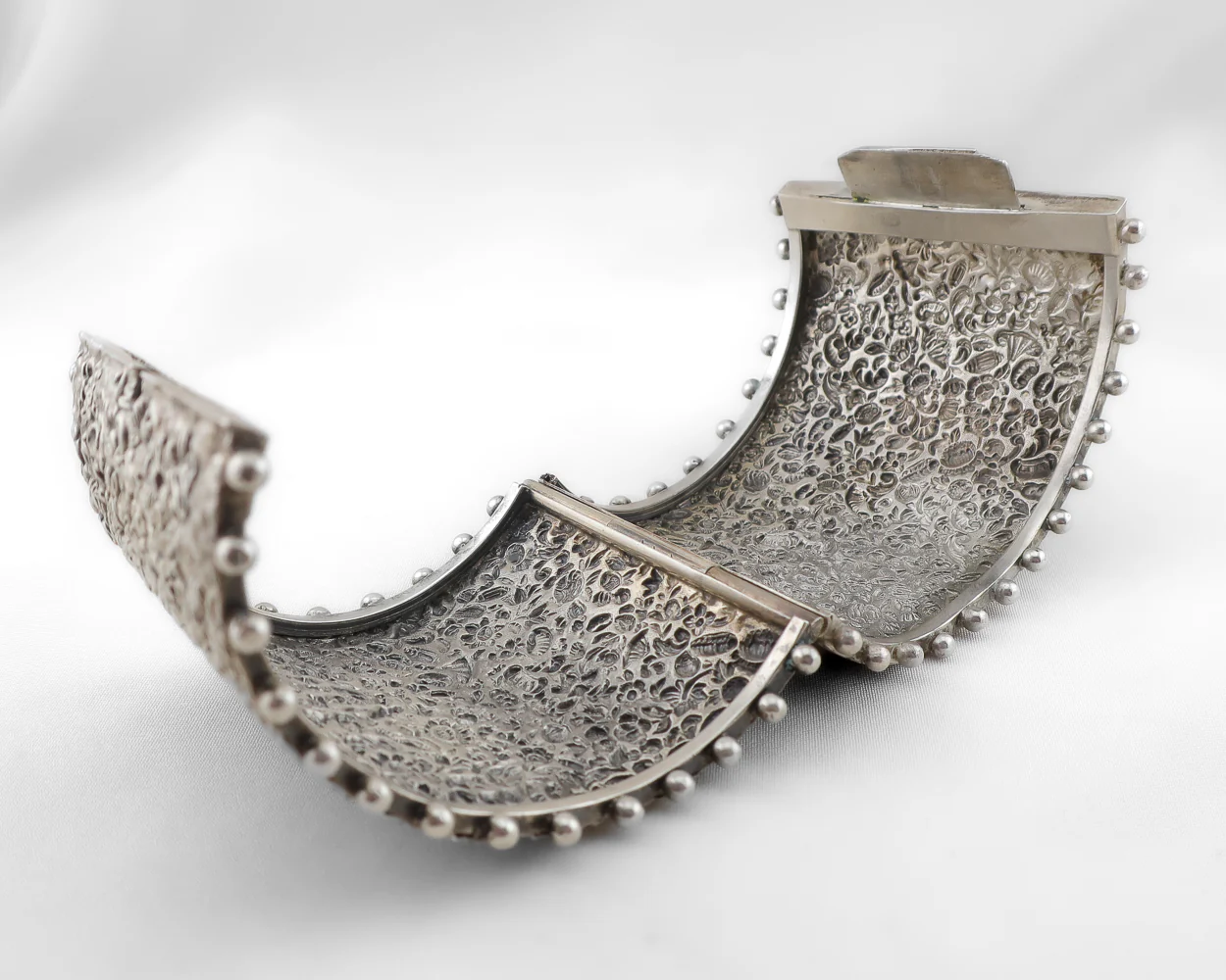 Victorian Silver Repousse Bangle - Image 3